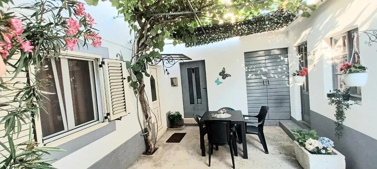 Perina Apartment Trogir Croatia