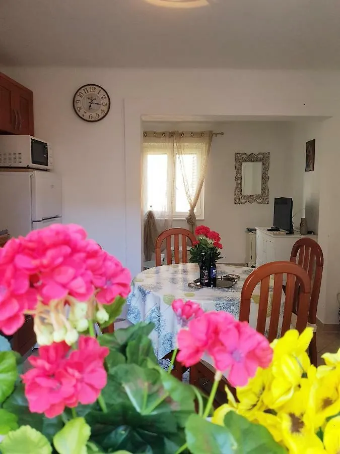 Perina Apartment Trogir 0*,